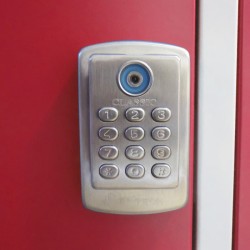 TAQUILLA CON CERRADURA DIGITAL (ROJO)